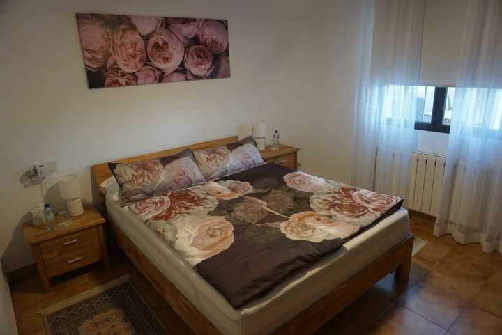 Schlafzimmer 1